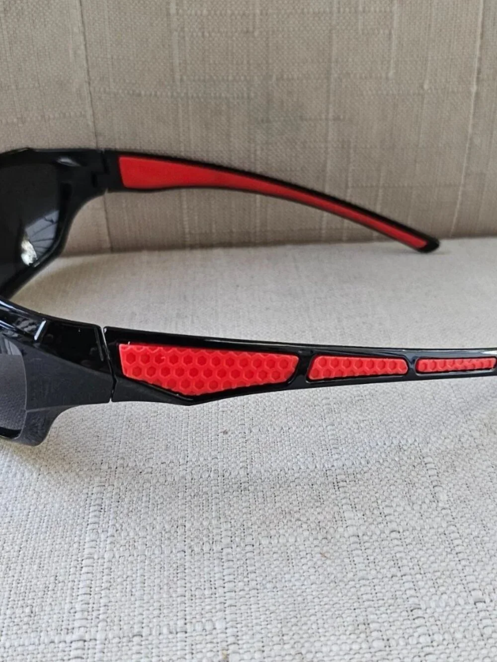 Men Sunglasses Sport Wrap Style Black/Red Plastic Frame Eyewear Shades New